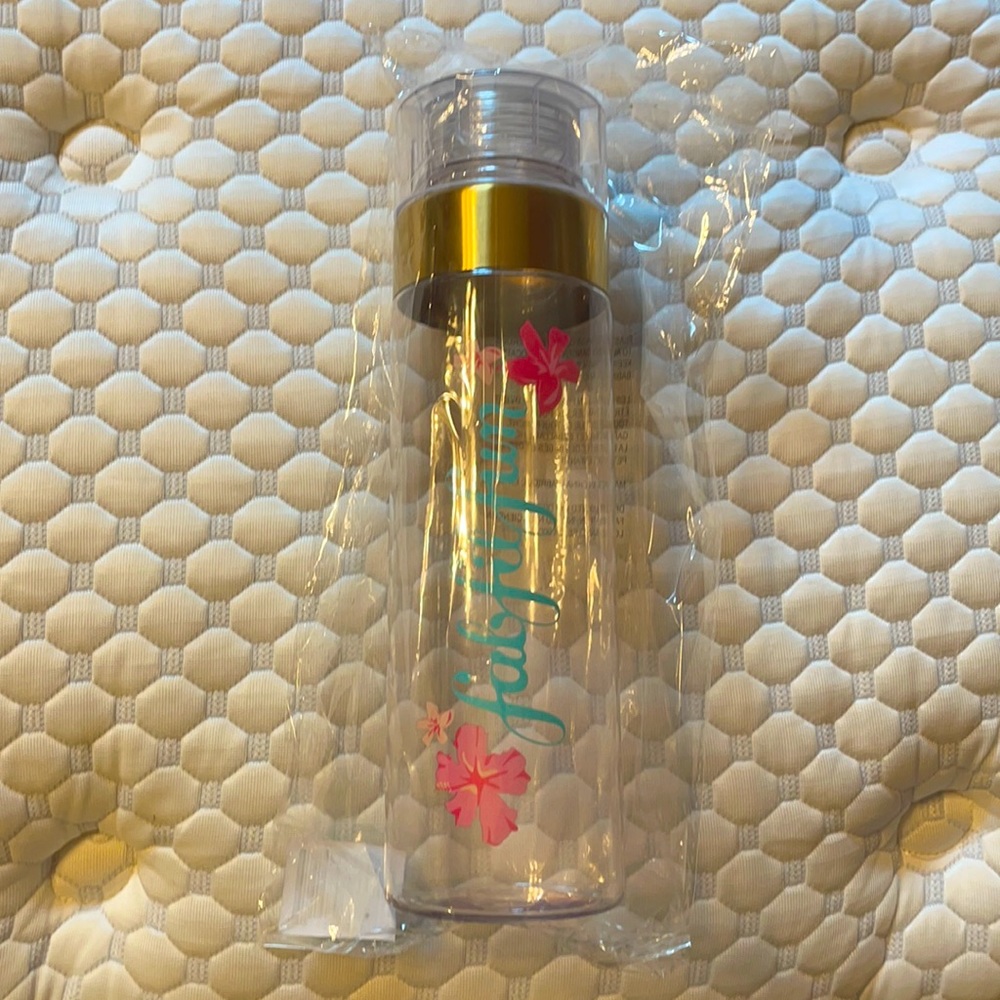 FABFITFUN water bottle limited edition